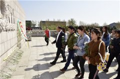 缅怀革命先烈 弘扬爱国精神