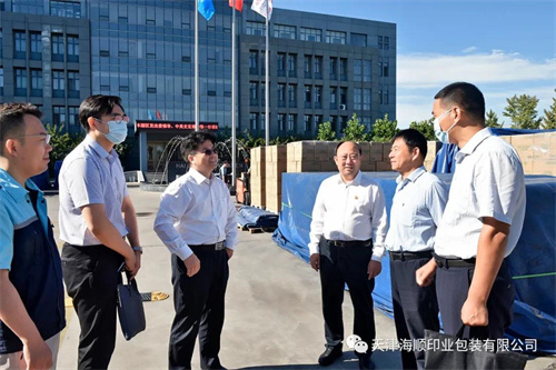 天津市交通运输委领导闫志勇、政务服务处处长张义昌、王骞同中美史克副总经理周强、办公室主任霍维高等一行领导莅临海顺考察指导